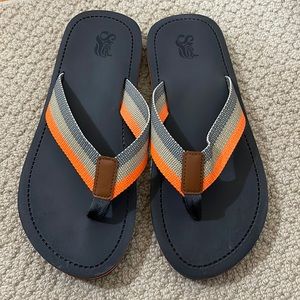 Mens dark grey size 13 flip flops best offer